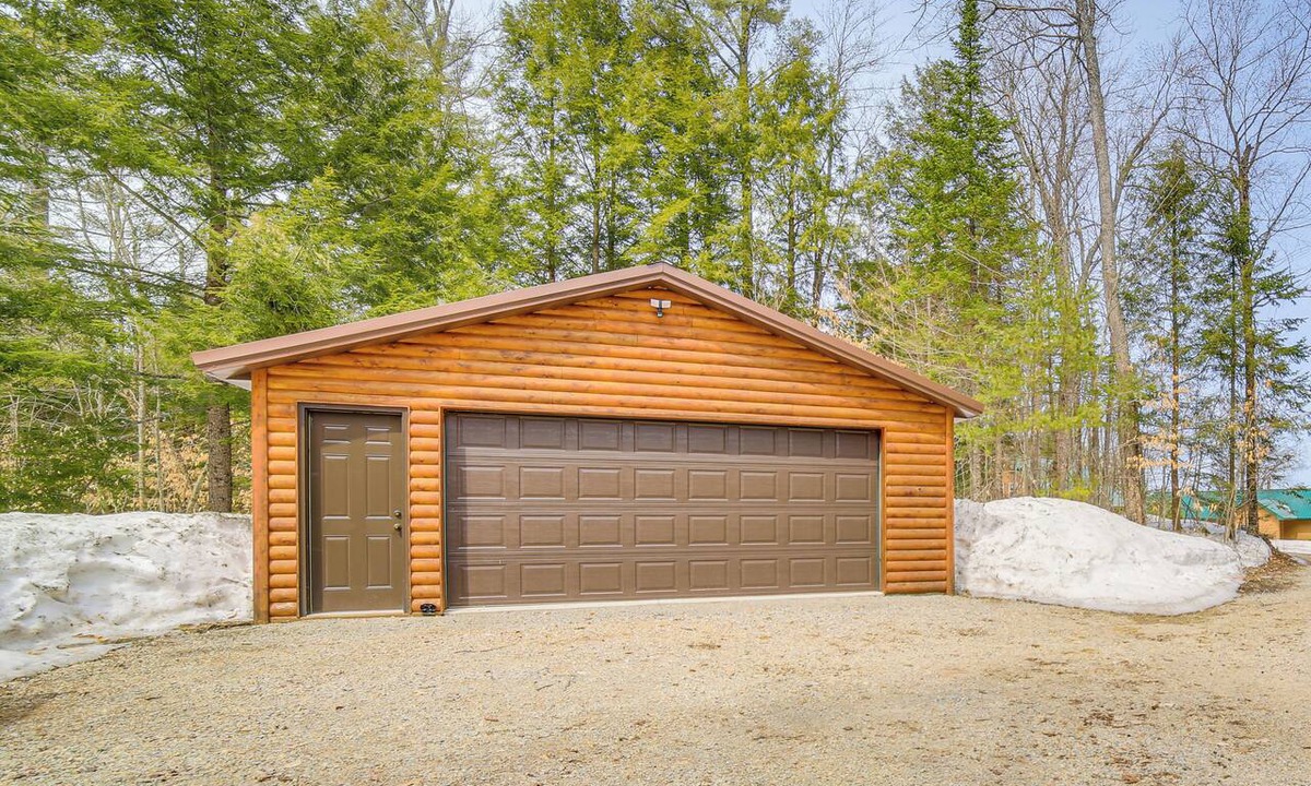 Wetmore Cottage | 1/4 Mi to Hiawatha Forest Trails! Outdoor Retreat