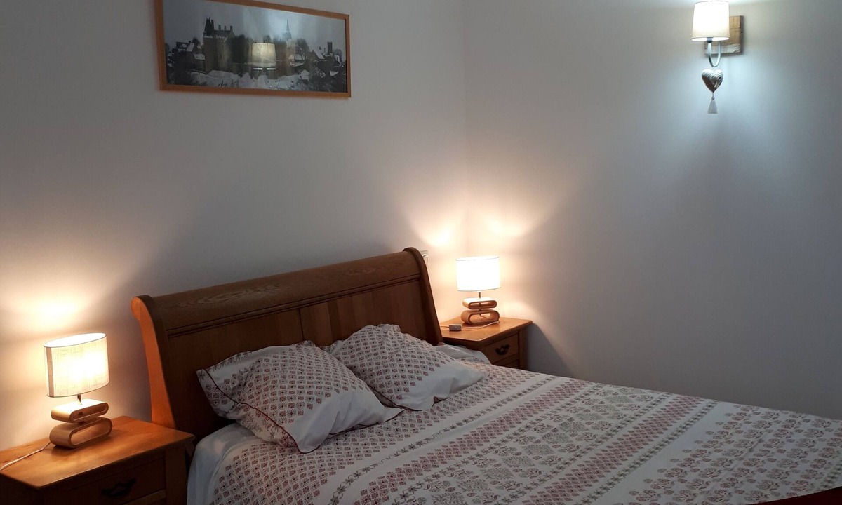 Chammes House | 1 Bedroom Private vacation home in Sainte-Suzanne-et-Chammes