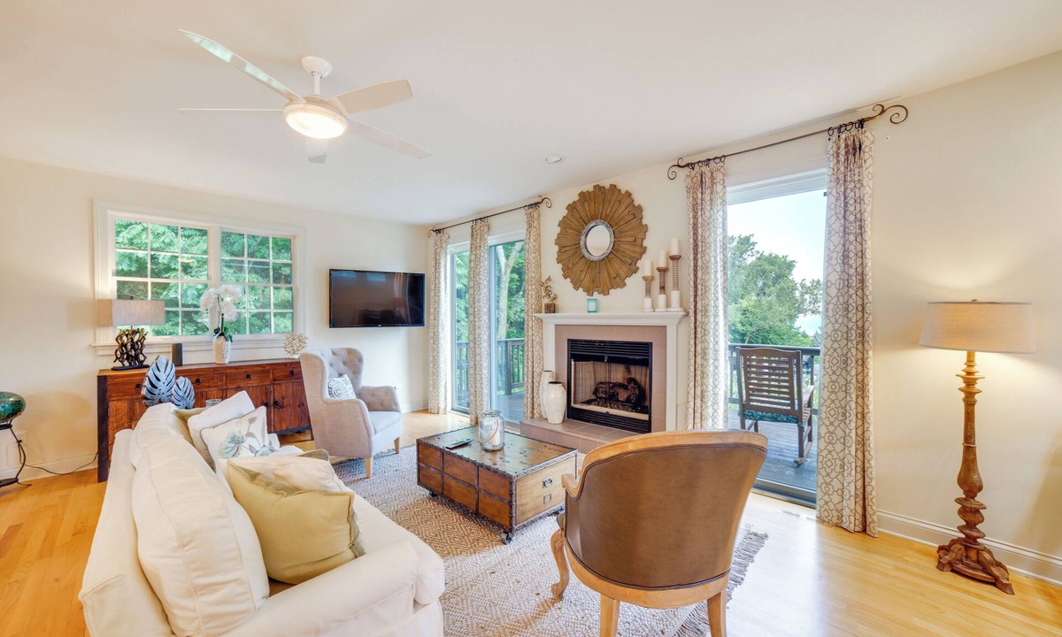 Miller Beach House | 1 Mi to Indiana Dunes NP: Spacious Gary Home!