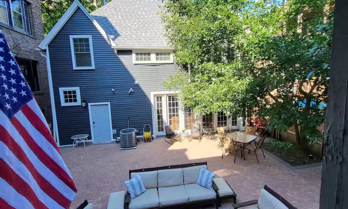 Hyde Park Cottage | 2 br, 2 bt, UChicago Coachman's Guesthouse