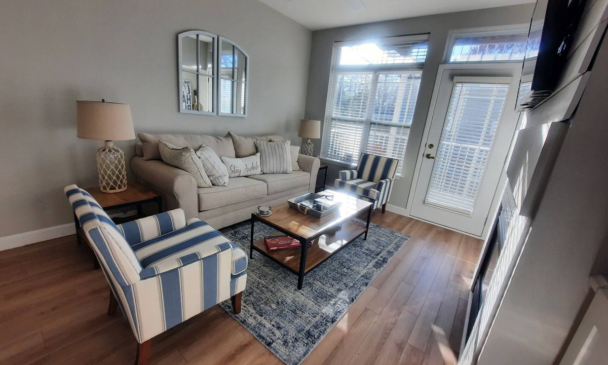 Delavan Lake Condo | 203 - Cozy One Bedroom Condo w/Water Views from Balcony