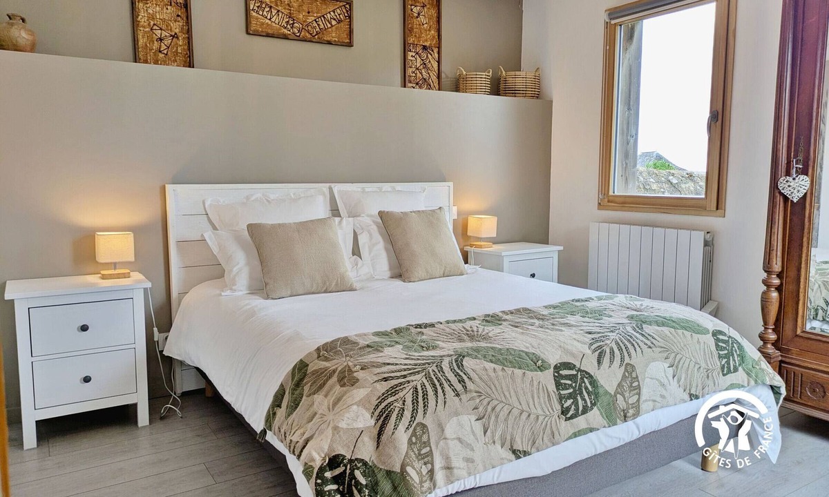 Chammes Cottage | 3-bedroom independent house - modern comfort and historic charm, pets allowed