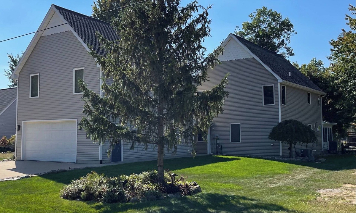 Hope House | 3 Bedroom 2.5 Bath home in Beaverton, MI on "returning soon" Wixom Lake