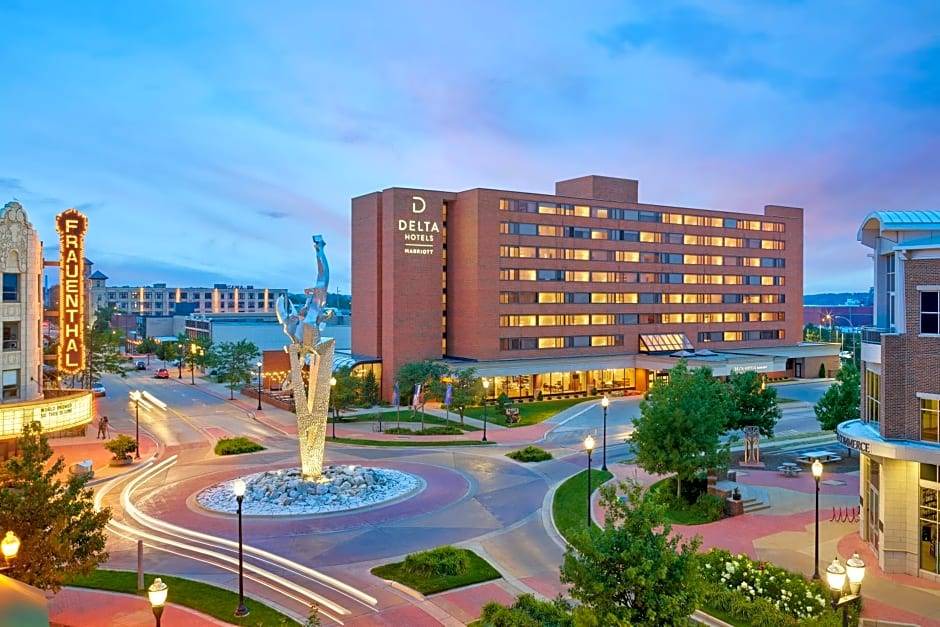 Nelson Hotel | 3-Star Hotel ∙ Delta Hotels by Marriott Muskegon Convention Center