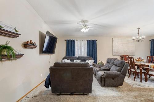 Champaign House | 320 Royal Ct