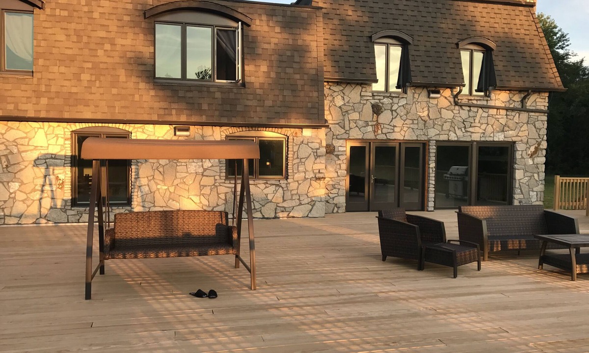 Coloma House | 34-Acre Luxurious Family Getaway Home