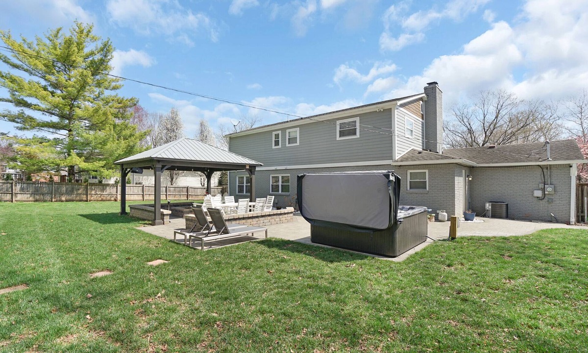 Indianapolis House | 5BR Indianapolis Fun Home Arcade games & Gameroom