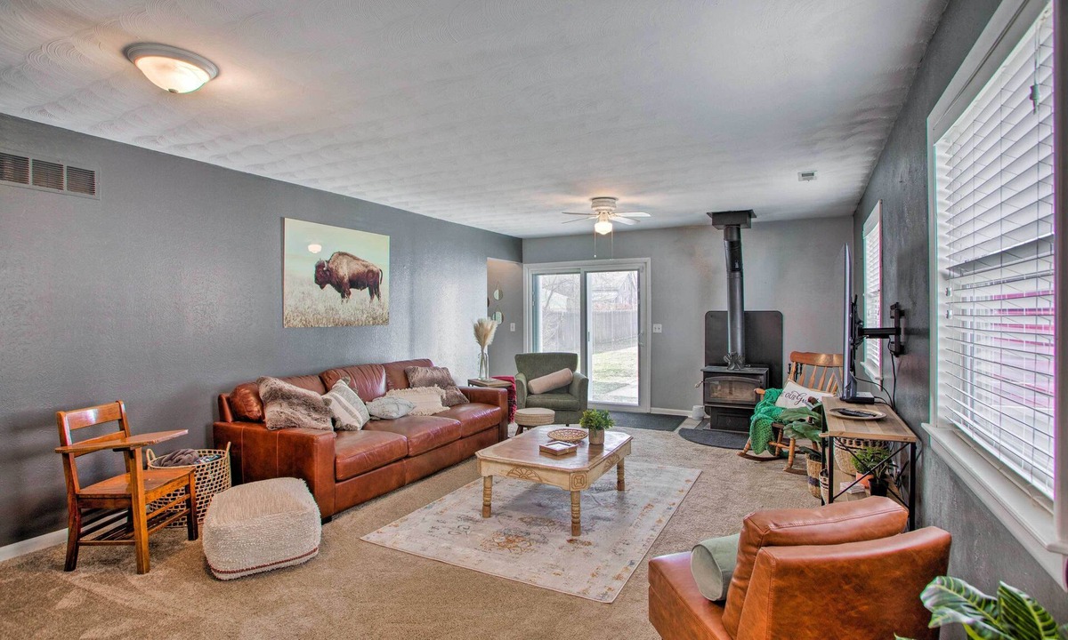 Bedford Cottage | 8 Mi to Lake Eerie & Dtwn Toledo! Peaceful Cottage