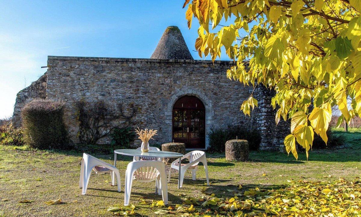 Montreuil-Bellay House | 🍇 A mill in the heart of the vineyards! 🌞 Come live and discover Anjou