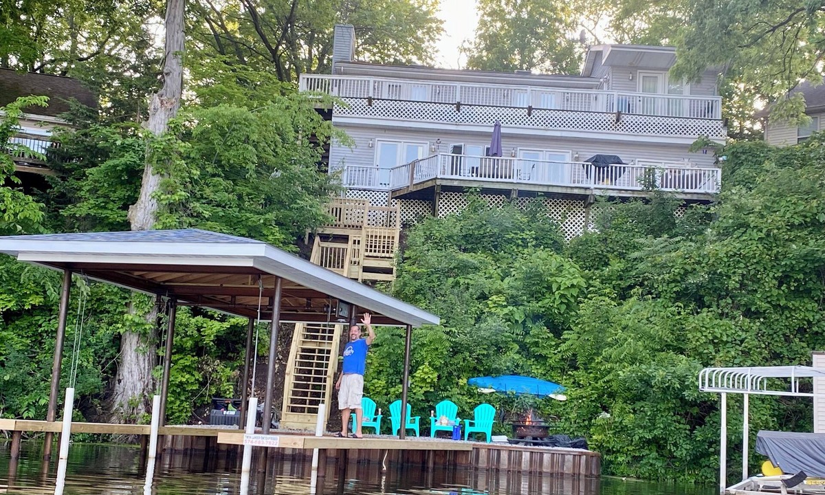 Norway House | Amazing Lakefront House with all the Amenities!