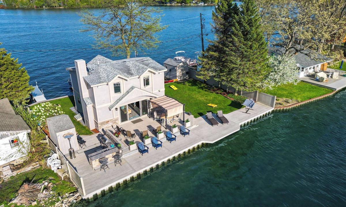 Argentine House | Amazing Outdoor Space! Michigan Island Lake House