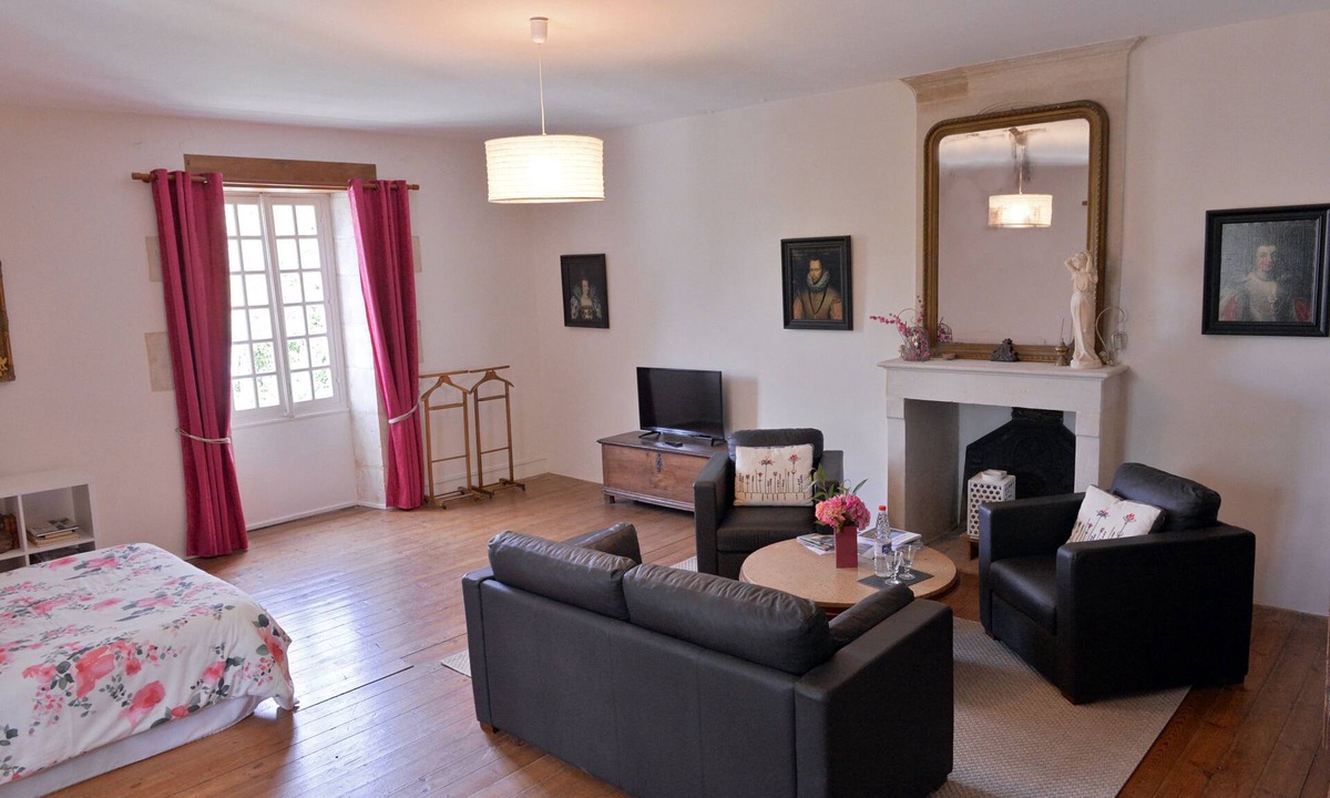 Azay-le-Brule House | Association Le prieuré Saint Barthélémy