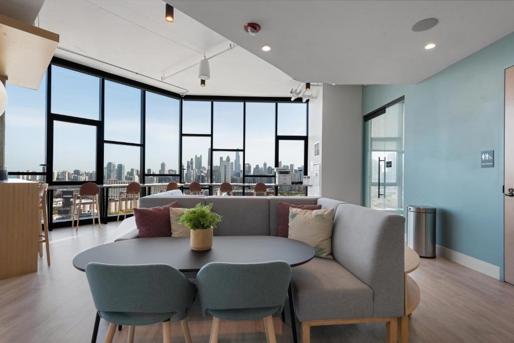 River West Apartment | Avenir West Loop Penthouses with Iconic City Views
