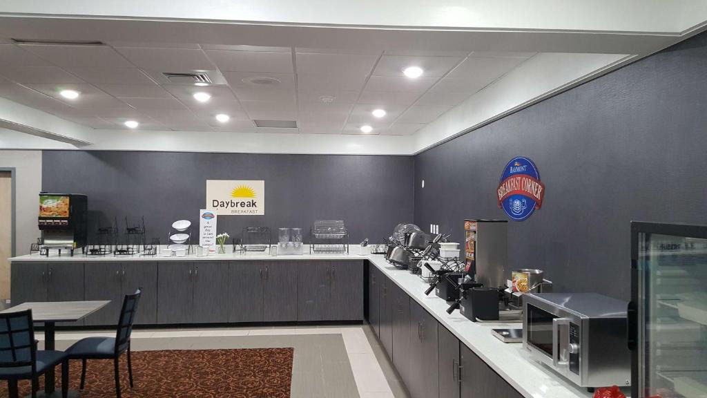 Grand Rapids Hotel | Baymont by Wyndham Grand Rapids Near Downtown