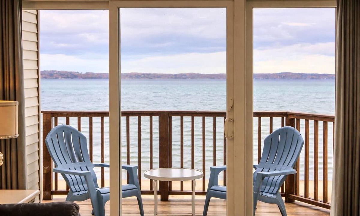 Traverse City Condo | Beachside 218 Luxury Condo on East Grand Traverse Bay