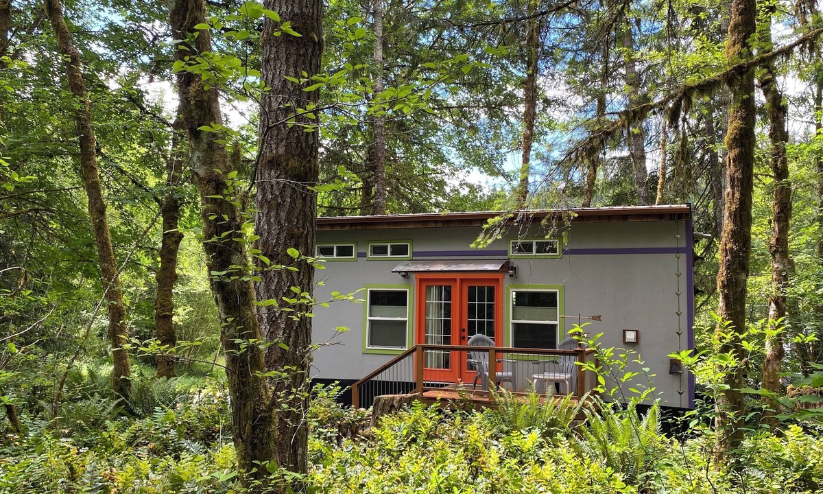 Scappoose Cabin | Beautiful custom tiny home on private wooded property outside Scappoose