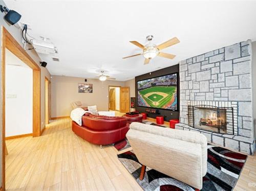 Bridgeview House | Beautiful home in Bridgeview!