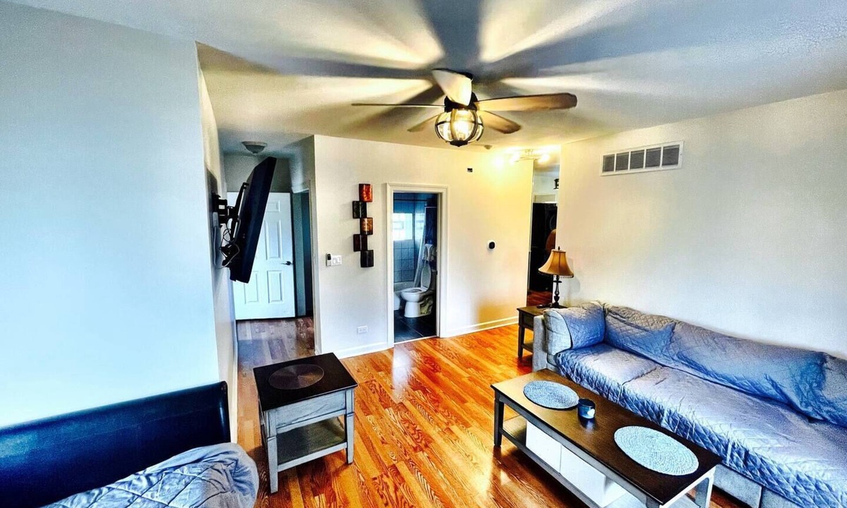 Riverside Apartment | Beautiful & Private, 1bdrm, 1bath washer & dryer in unit. Free Private Parking