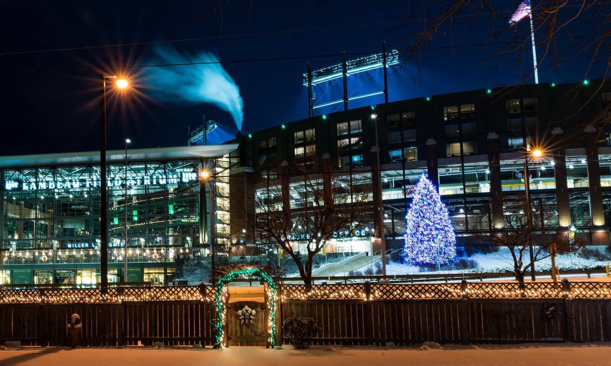 Green Bay House | Best View on the Block! In the Shadows of Lambeau Field!