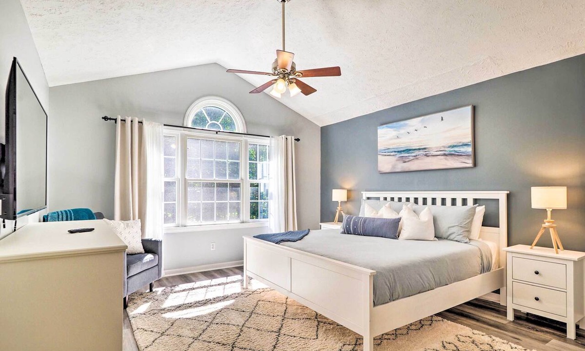 Beulah Cottage | Beulah Family Home ~ 2 Mi to Dtwn + Beach!