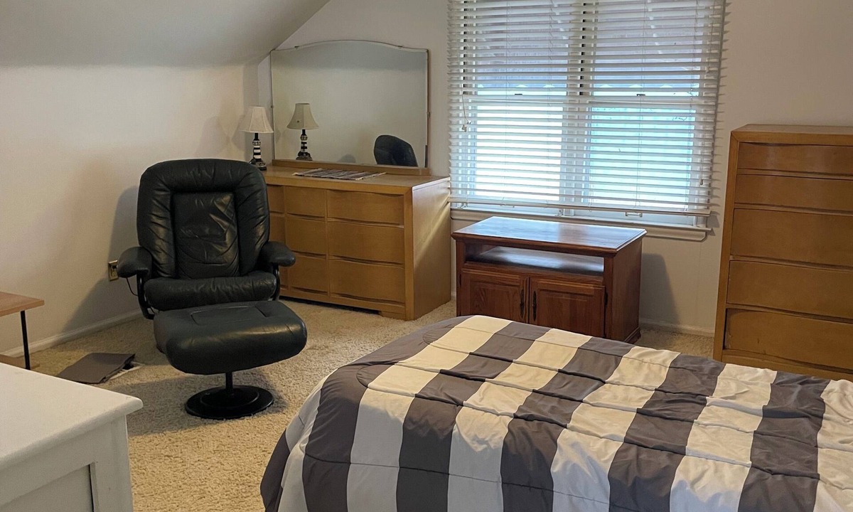 Birmingham House | Birmingham, MI, Bungalow to share with a large private, upstairs bedroom.
