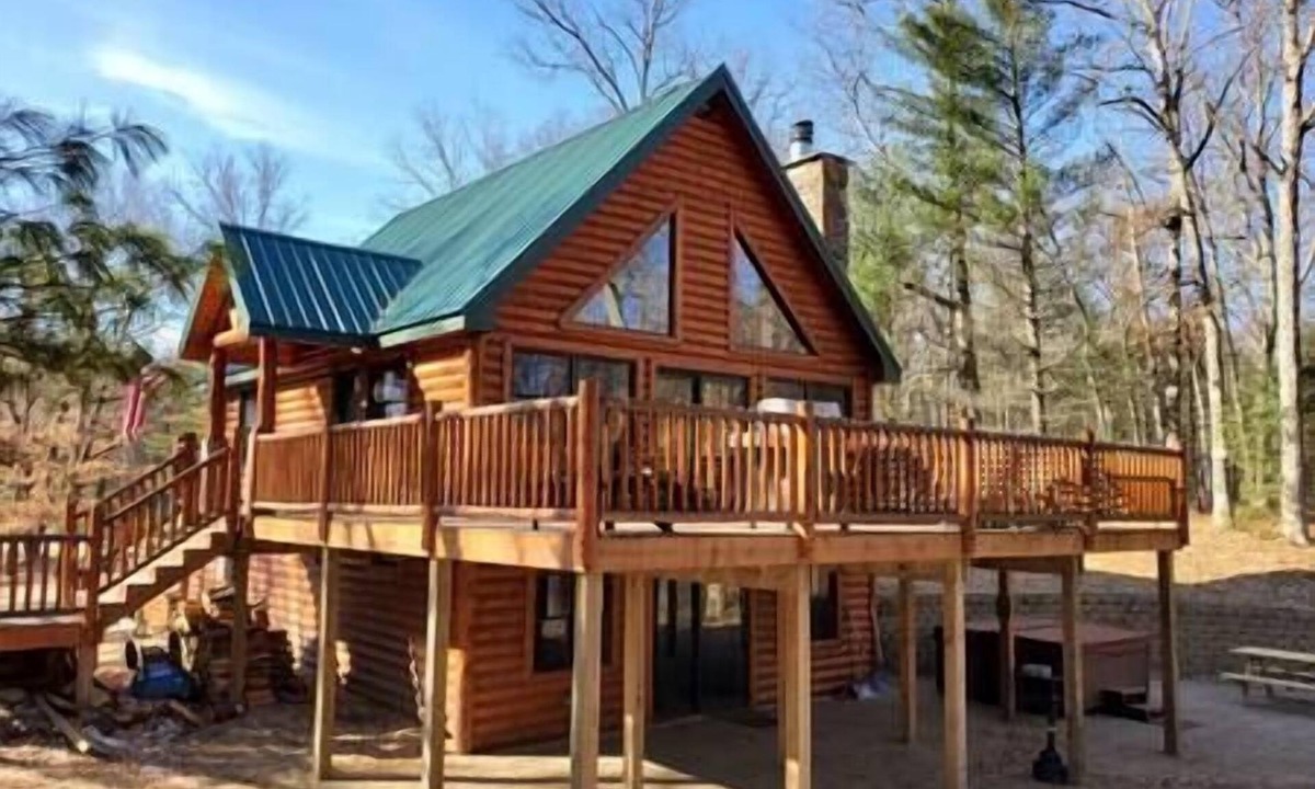 Baldwin House | Black Bear Cabin-Hot tub, Pet friendly, Riverfront