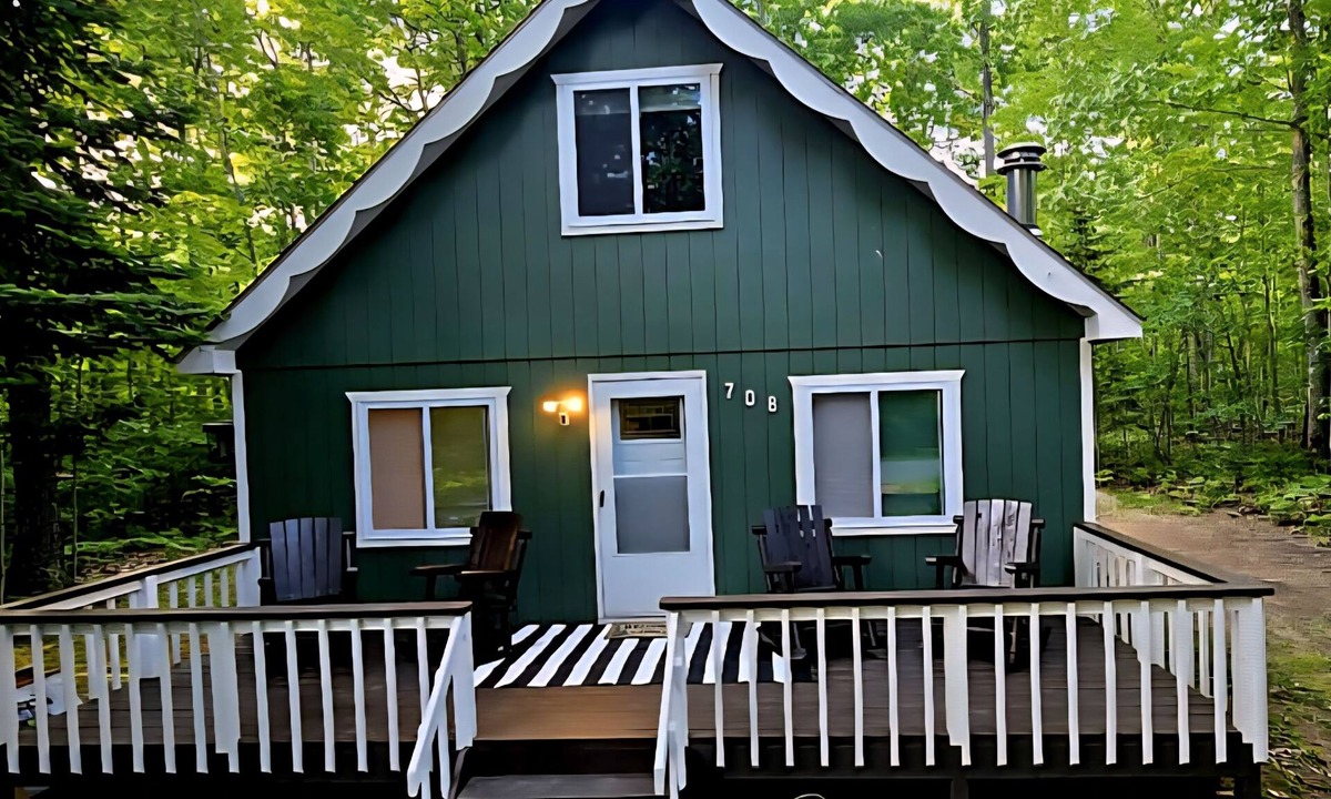 Higgins Lake Cabin | Blackswamp North: Private Up North Cabin Near Higgins Lake State Park
