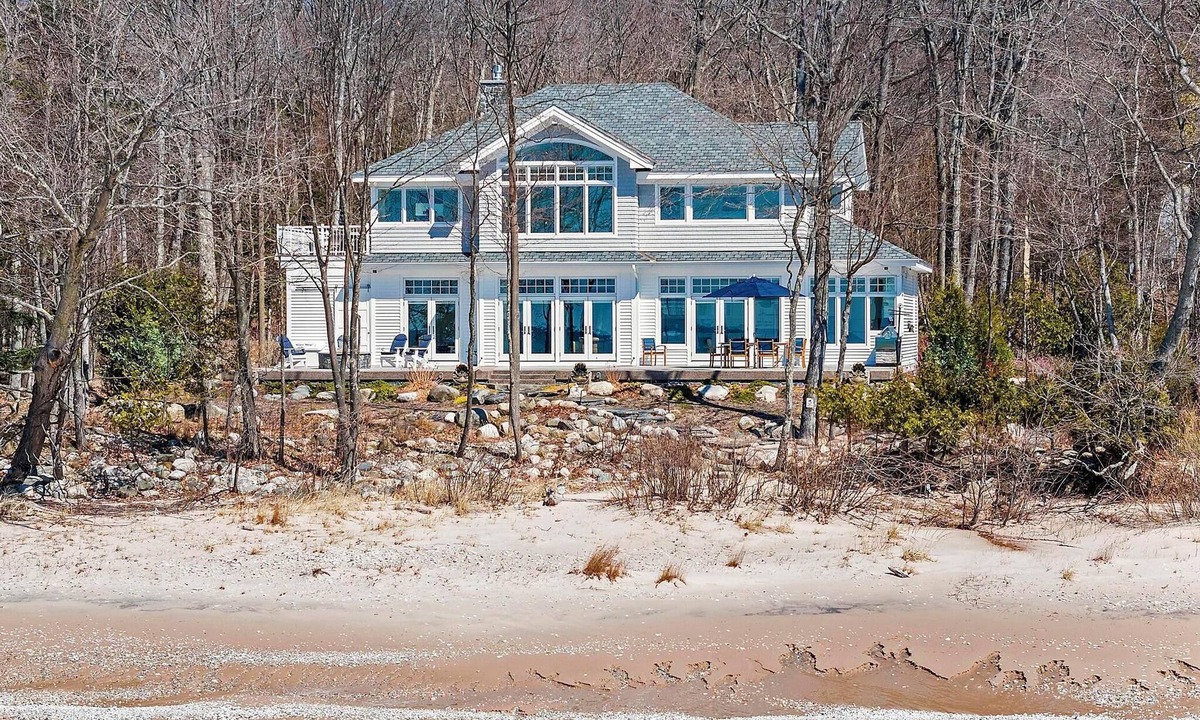 Idylwilde House | Blue Beech Estate- Beautiful Waterfront Estate!