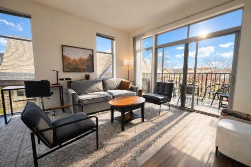 Lower East Side Apartment | Brady St Oasis - Walkable & Quiet Neighborhood + Private Balcony - Sleeps 5
