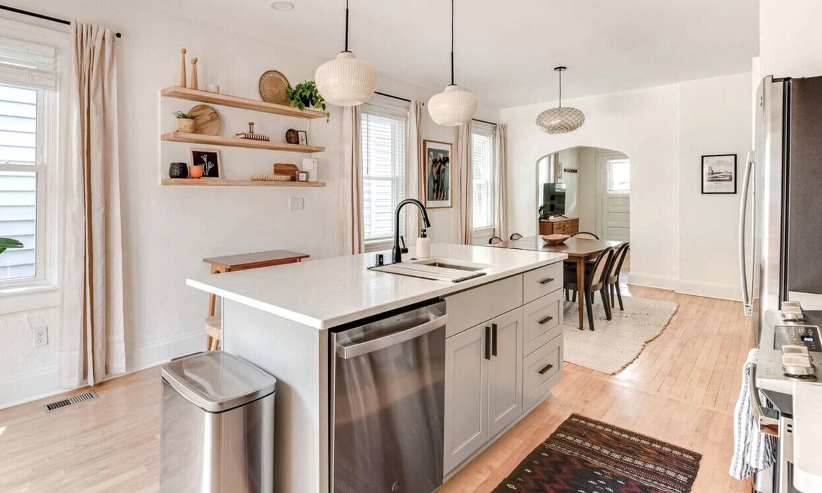 Lower East Side House | Brady St Retreat - Modern and open home with fully fenced yard