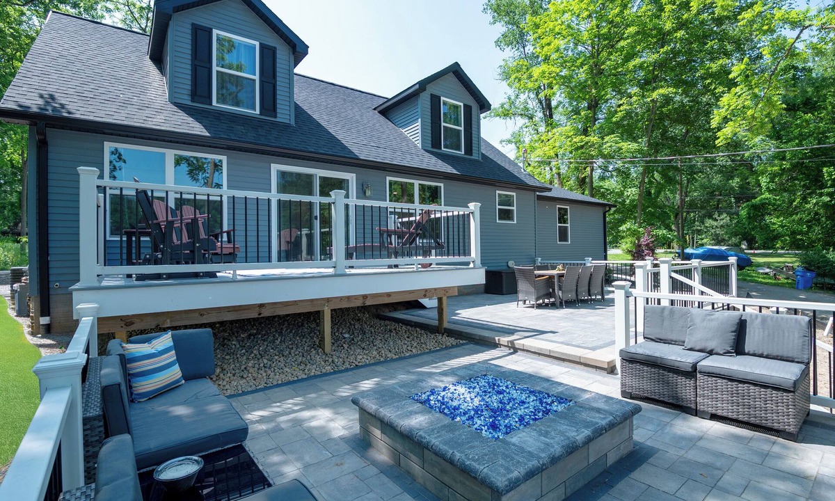 Sister Lakes House | Briona Dreams – Brand-New 4-Bedroom Lakefront Retreat on Magician Lake
