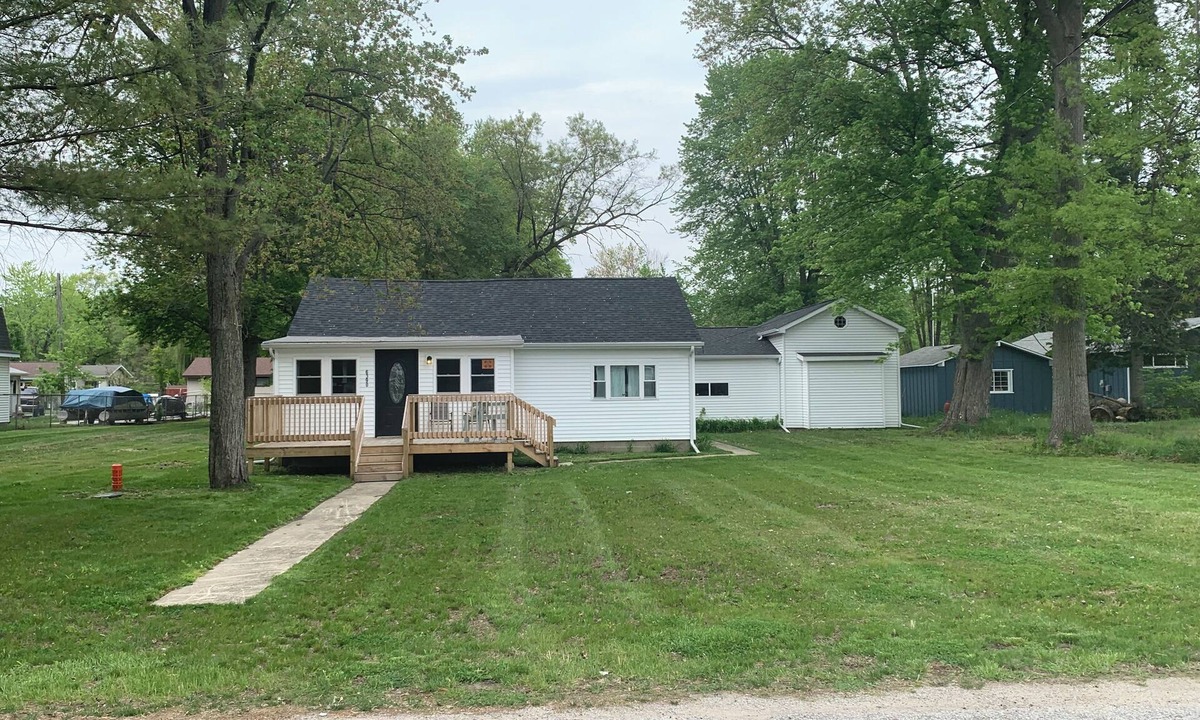 Bass Lake Cottage | Charming 2-bed cottage on Bass Lake with access to public beach and boat launch.