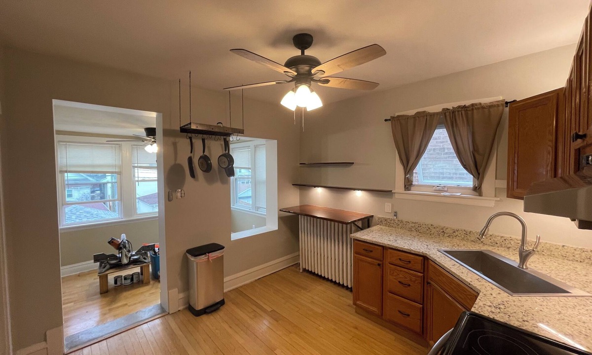 Norwood Park East Condo | Charming 2-bedroom condo with WiFi, AC in lovely Chicago. Ample parking,