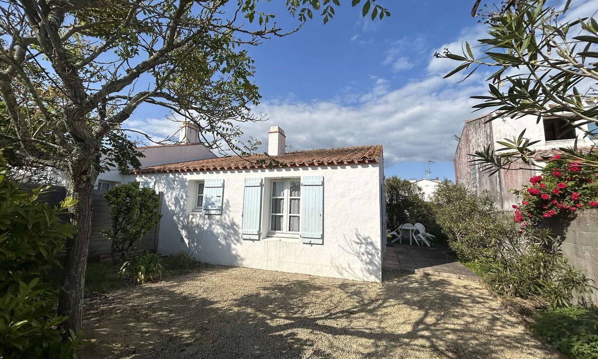 Noirmoutier-en-l'Ile House | Charming 2-Room House with Terrace, 4 Sleeps, Close to Beach and Shops in Noirmoutier