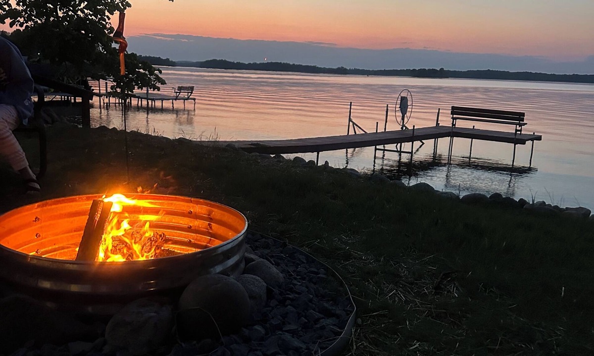 Dent Cabin | Charming 3-bedroom cabin right on the sandy shore of beautiful Star Lake.