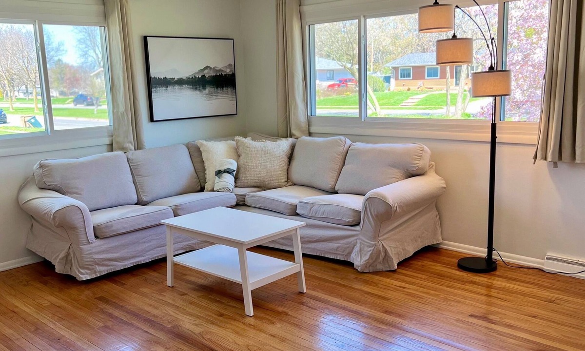 Madison House | Charming 3-Bedroom House in Quiet Madison Suburb