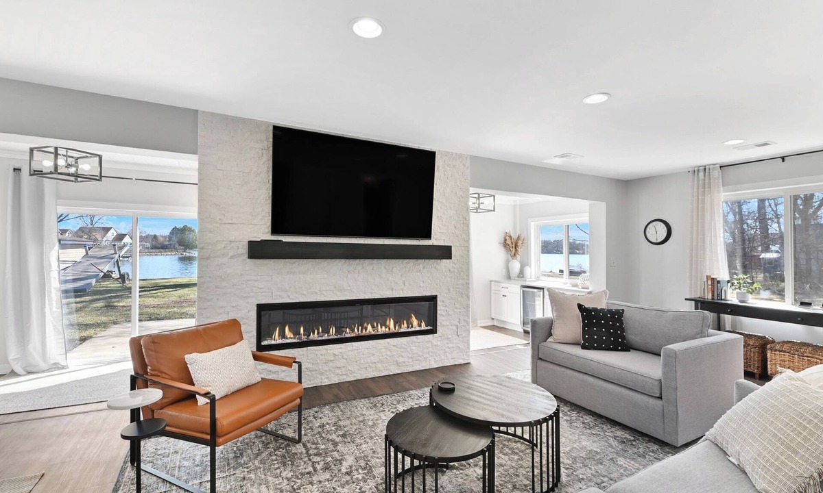 Tichigan House | Charming 3-bedroom lake house in Waterford with amazing views