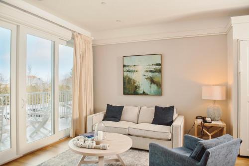 Bay Harbor Apartment | Charming Captain Suite 204 in Bay Harbor, perfect for couples with a cozy vibe.