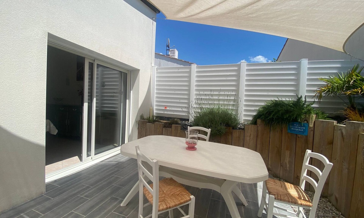 La Tranche-sur-Mer House | Charming House Near Beach and Forest, With Terrace and Modern Amenities