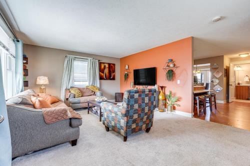 Kalamazoo House | Charming Kalamazoo Home w/Yard: 1 Mi to Downtown!