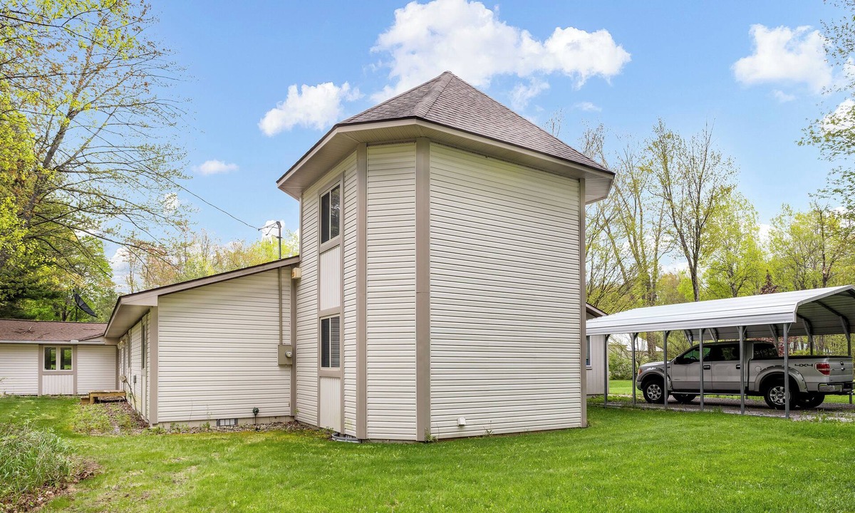 St. Helen House | Charming rual 3-bedroom house located in pleasant St Helen