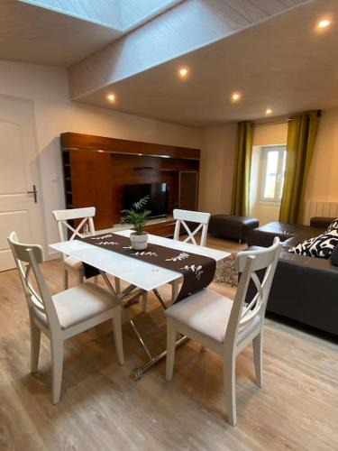 Chateau-Thebaud Apartment | Chez Pascal Sissi -Au Coeur de Vignes, parking free