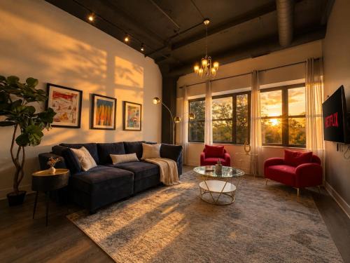 Near South Side Apartment | Chic Spacious 3BR South Loop Apartment Near McCormick Place, Roosevelt CTA & Shopping Area in Chicago