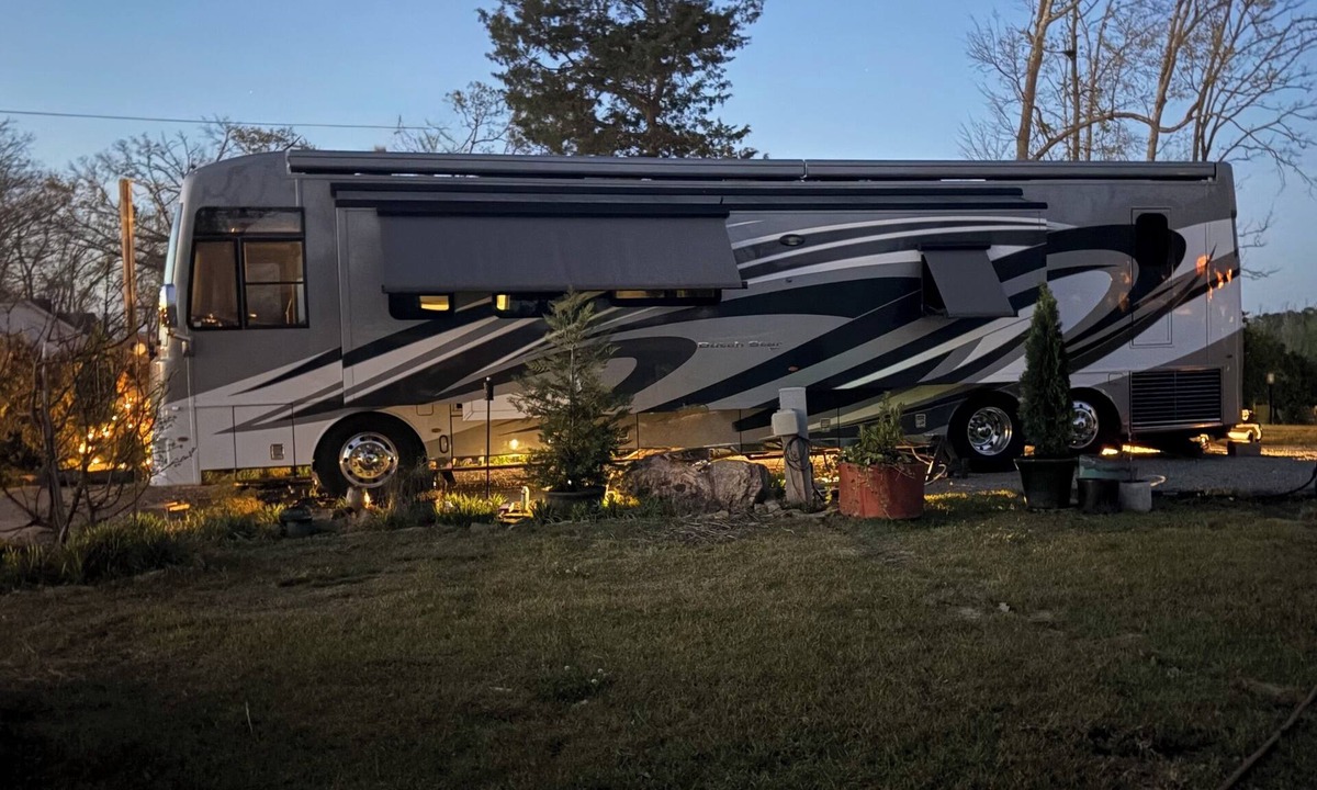 Northport House | Class A RV to use for transient occupancy.or CAMPING on Lake Tuscaloosa!