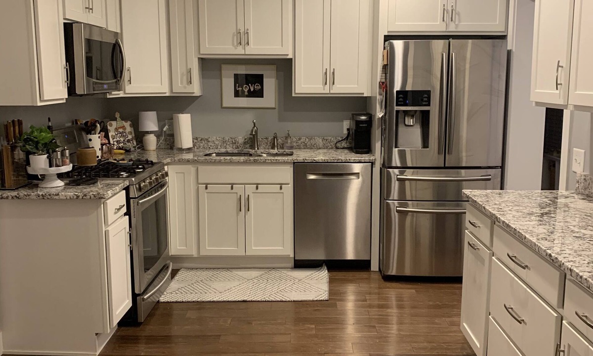 South Bend House | Close to ND! No 2 night minimum!