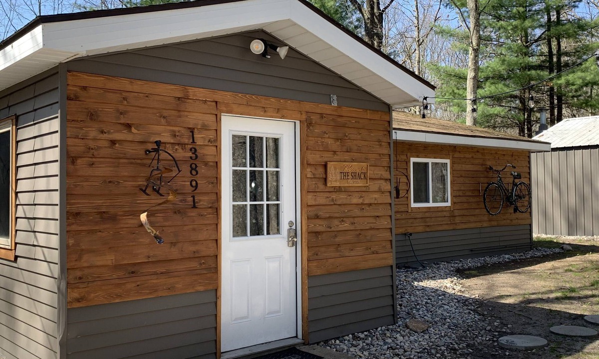 Brethren House | Close to Tippy Dam, Lake Michigan, North Country Trail and so much more!