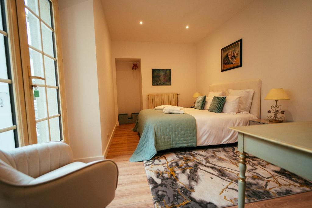 Montigny-le-Gannelon House | "Compostelle "