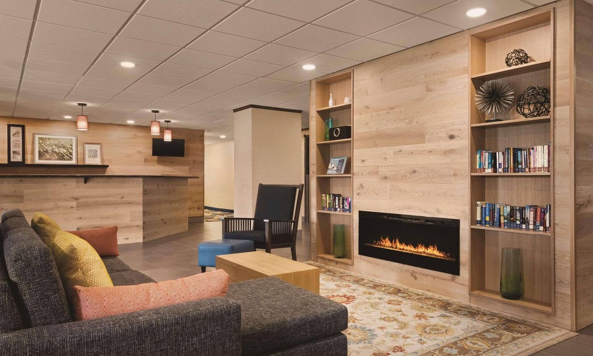 Sturtevant Hotel | Country Inn & Suites by Radisson, Mt. Pleasant-Racine West, WI