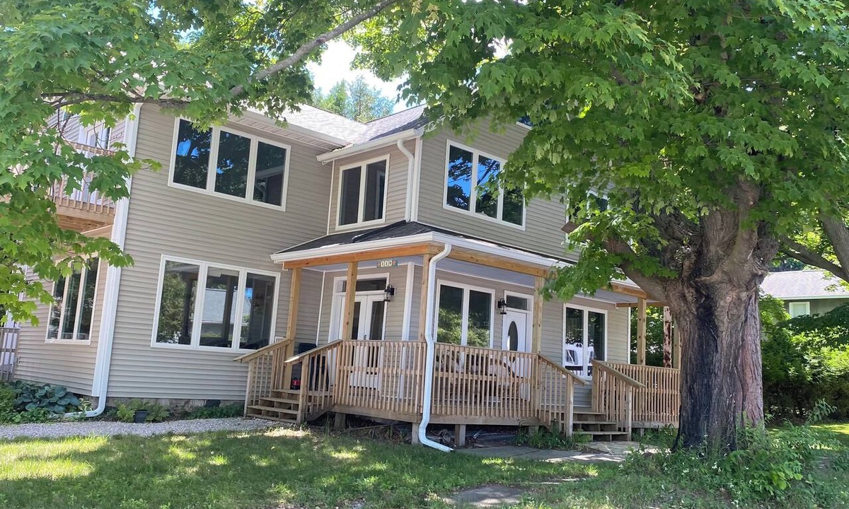 Elberta House | Cozy Getaway Near Downtown Frankfort – Walk to Beaches, Trails & Dining