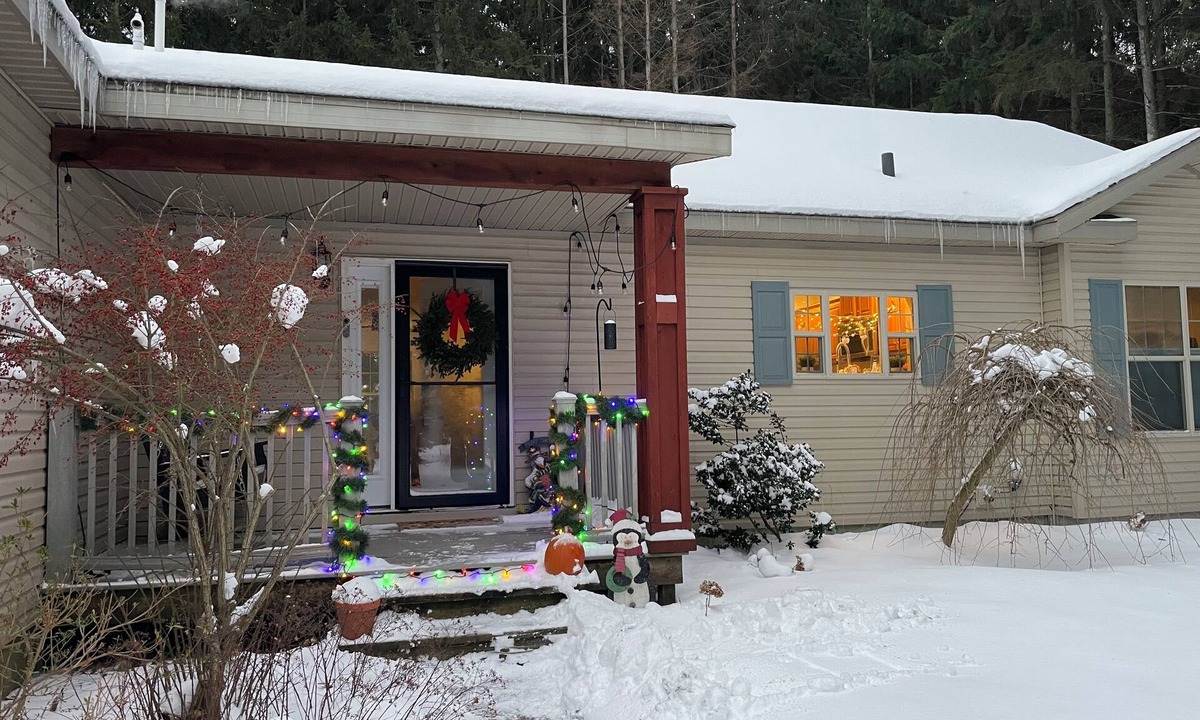 Ludington House | Cozy home in the pines & minutes from Ludington’s pristine Lake Michigan beaches
